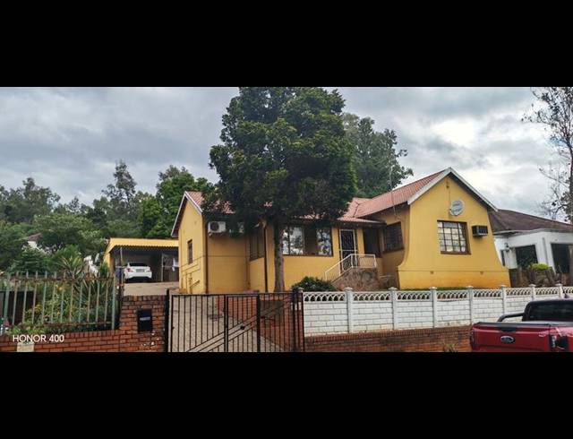 3 BEDROOM HOUSE FOR SALE IN PRESTBURY